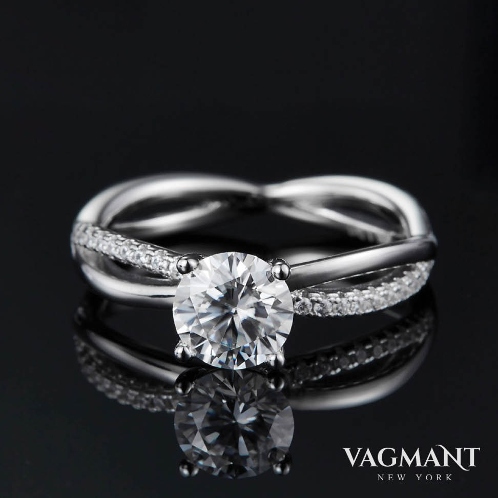 Vagmant® Favori Moissanite Ring